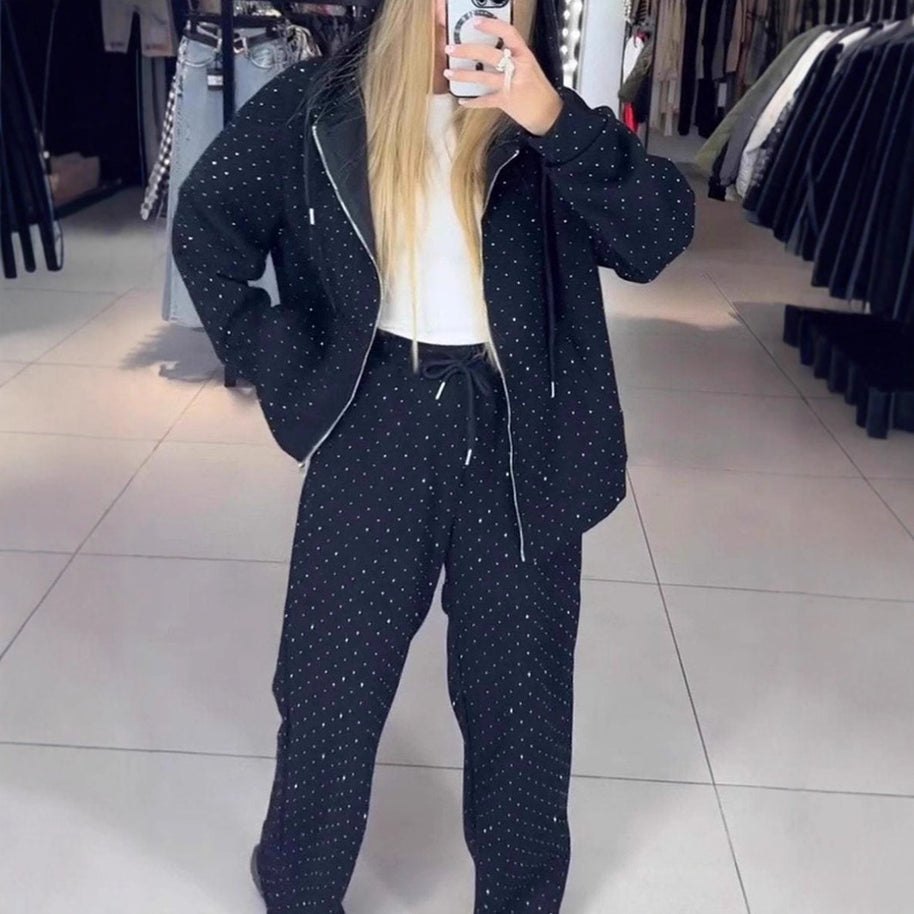 Damen Sportliches Sweat-Outfit mit Kapuze und weiter Passform WW