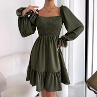Damen eingearbeitetes Minikleid mit voluminösen Rüschenärmeln und Square-Neck WW