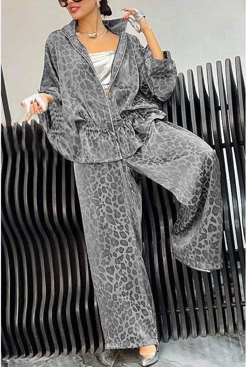 Damen sportlicher Freizeitanzug mit elegantem Leopardenmuster und weiten Hosen WW