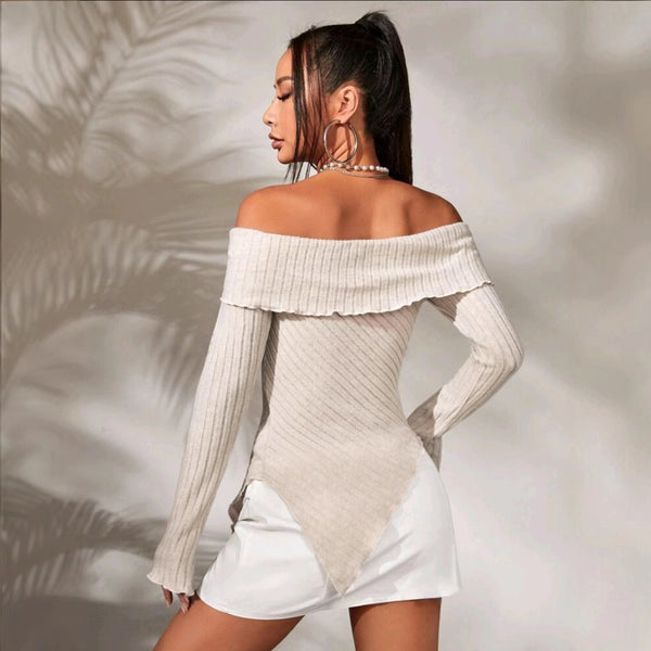 Damen  Schulterfreies Oberteil aus Rippstrick mit asymmetrischem Saum und dekorativen Details WW