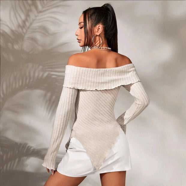 Damen  Schulterfreies Oberteil aus Rippstrick mit asymmetrischem Saum und dekorativen Details WW