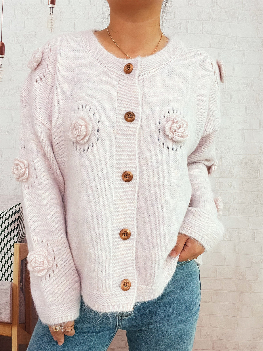 Damen Strickjacke mit floralen Applikationen und dekorativen Knöpfen WW