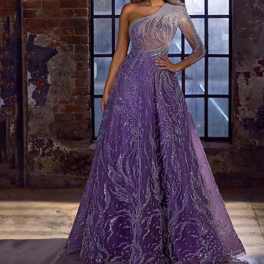 Damen Maxikleid mit asymmetrischem Oberteil und funkelnden Paillettenverzierungen WW