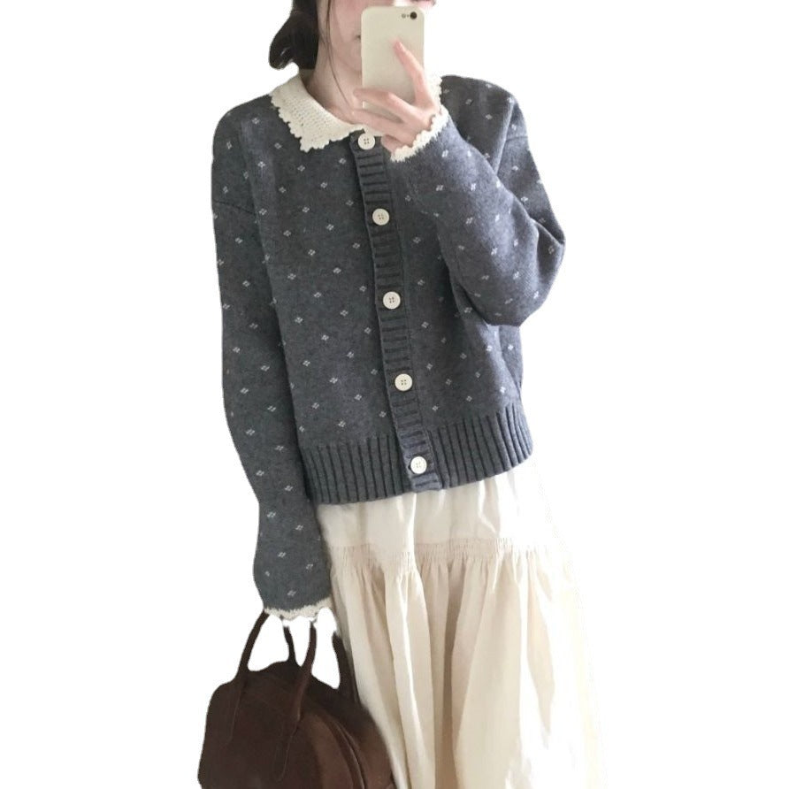 Damen Strickjacke mit Rüschenkragen und Knopfdetails WW
