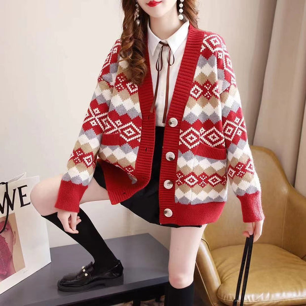Damen Strickjacke mit stilvollem Rautenmuster und großen Knöpfen WW
