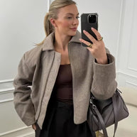 Damen sportliche Jacke mit hohem Kragen und Reißverschluss WW