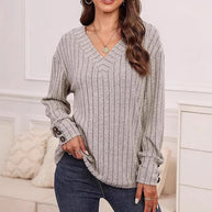 Damen Strickpullover mit V-Ausschnitt und dekorativen Knopfdetails WW