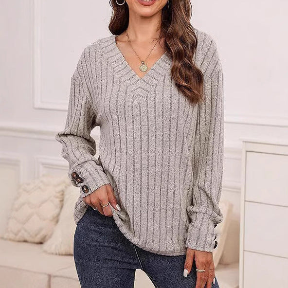 Damen Strickpullover mit V-Ausschnitt und dekorativen Knopfdetails WW