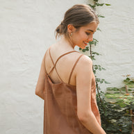 Damen elegantes Leinenkleid mit verstellbaren Spaghetti-Trägern und fließendem Schnitt WW