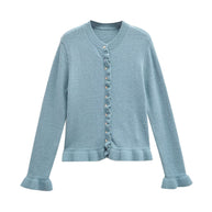 Damen Strickjacke mit dezentem Rüschendetail und hochwertigen Knopfverzierungen WW