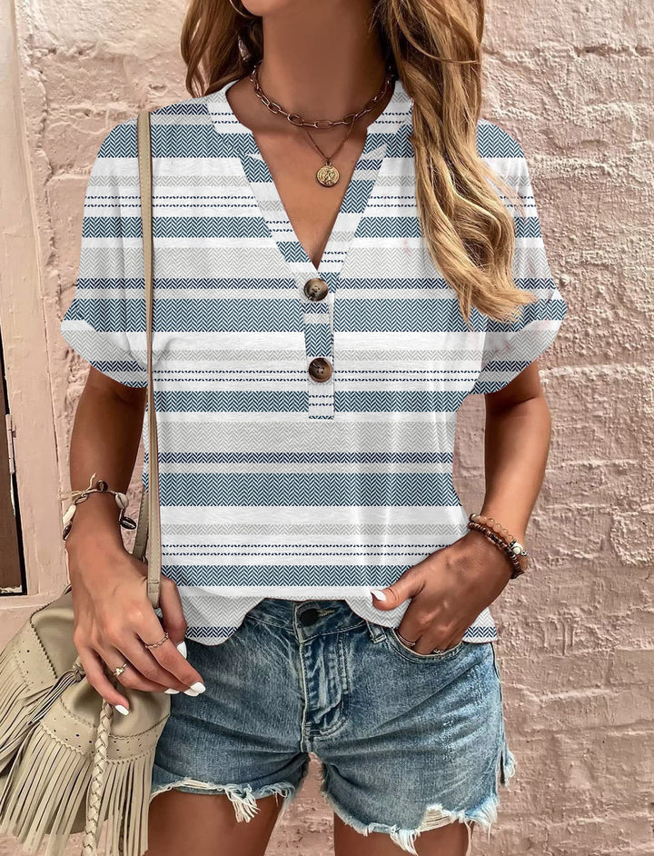 Damen Kurzarm Bluse mit dekorativem Musterdruck und knöpfbarem Ausschnitt W&W Mode