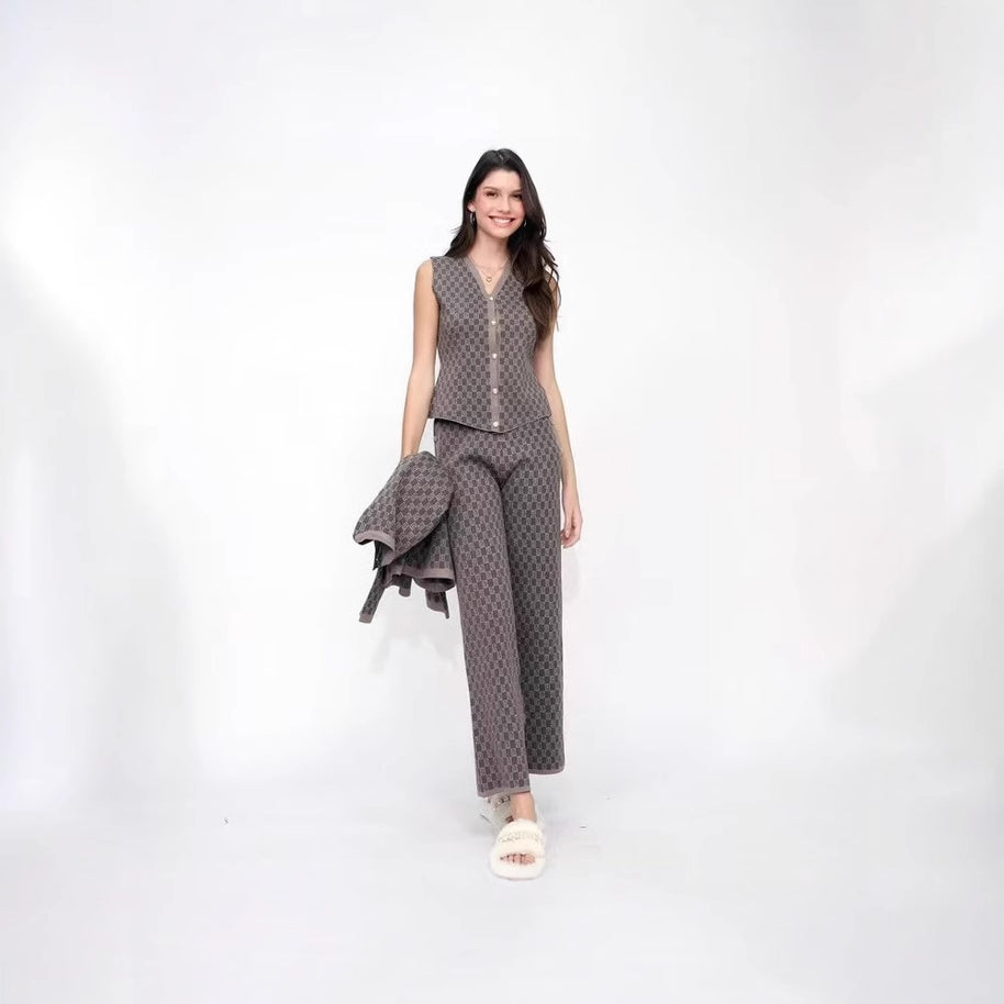 Damen Pyjama-Set mit modernem Karomuster und durchgehender Knopfleiste WW