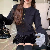 Damen Strickjacke mit verspieltem Design und dekorativen Knopfdetails WW