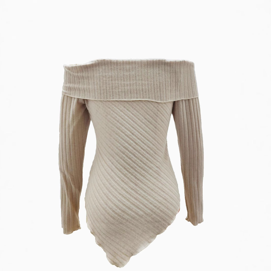 Damen  Schulterfreies Oberteil aus Rippstrick mit asymmetrischem Saum und dekorativen Details WW