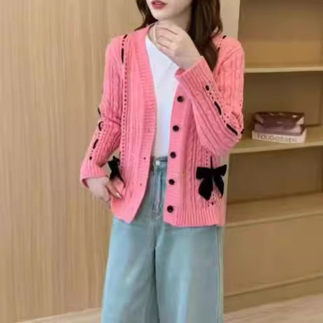 Damen Strickjacke mit dekorativen Taschen und Wellenmuster WW