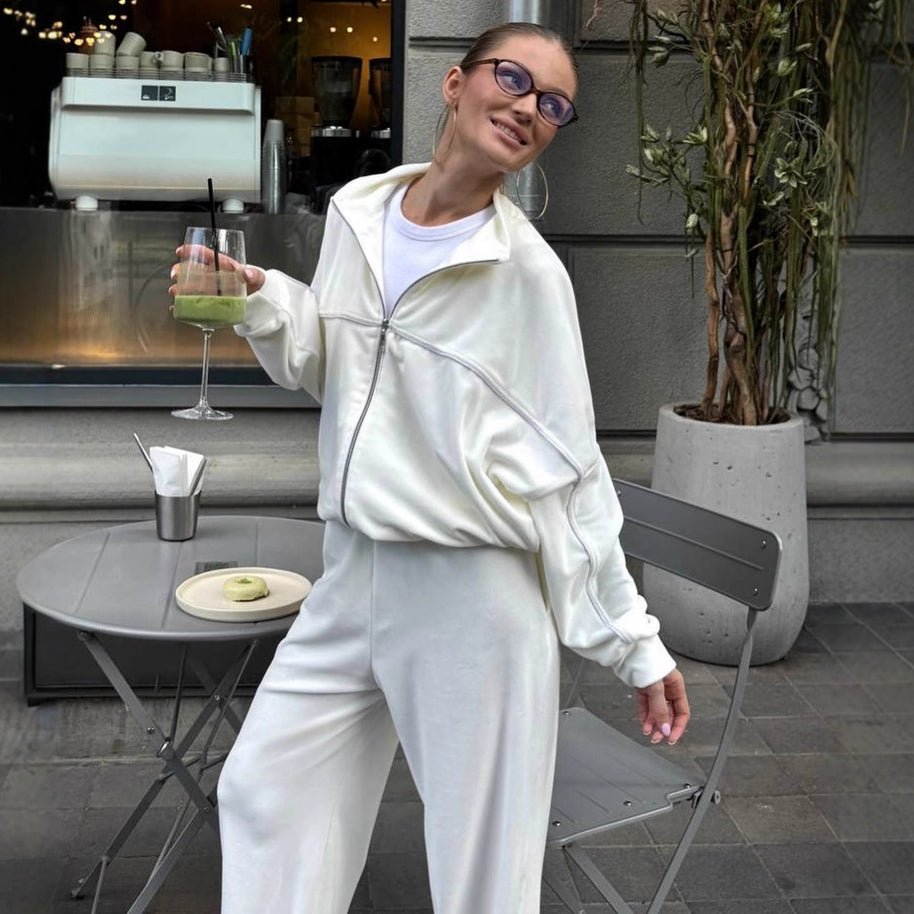 Damen sportlicher Velours-Loungewear-Anzug mit breiten Hosen WW