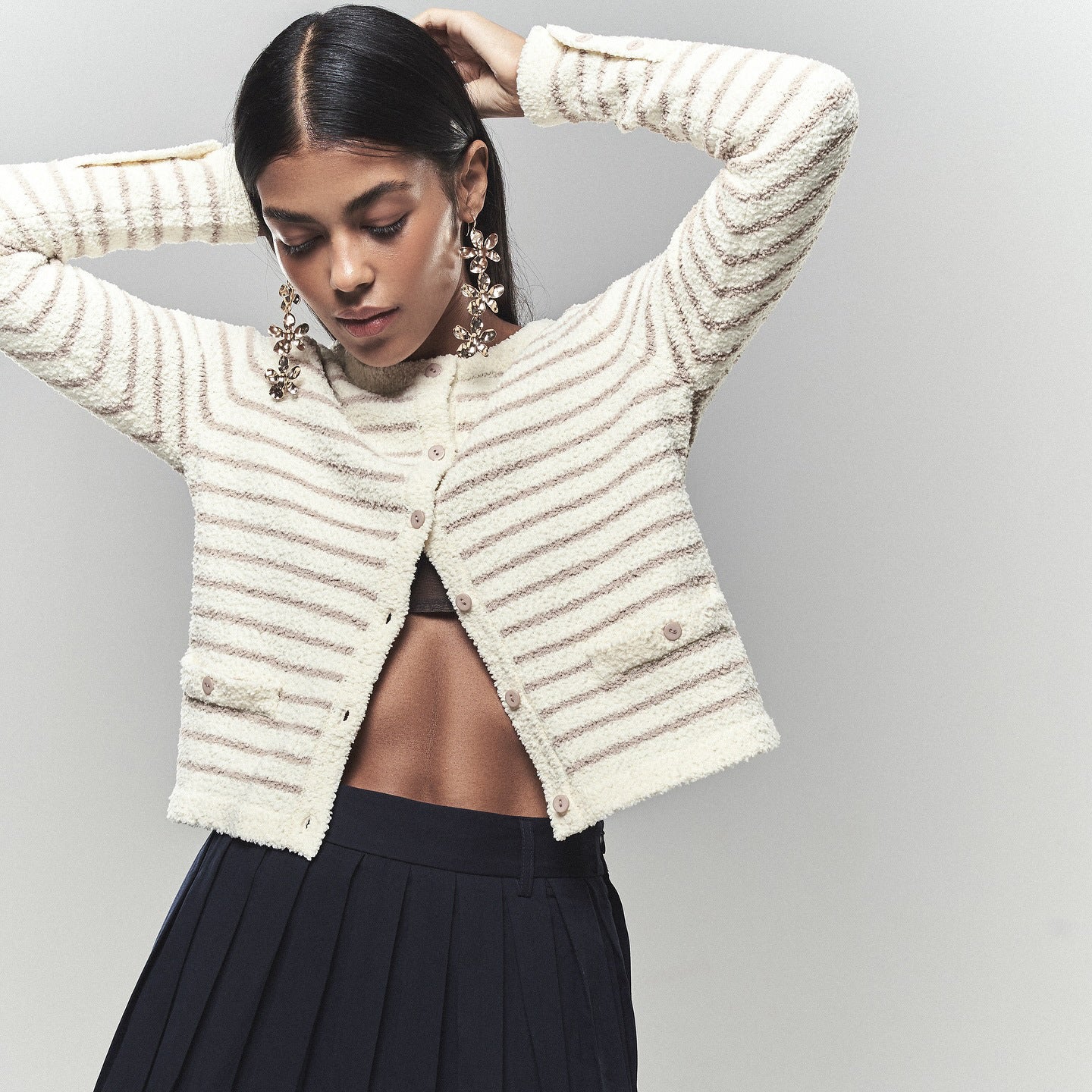 Damen Strickjacke mit eleganten Knopfdétails und lässigem Schnitt WW