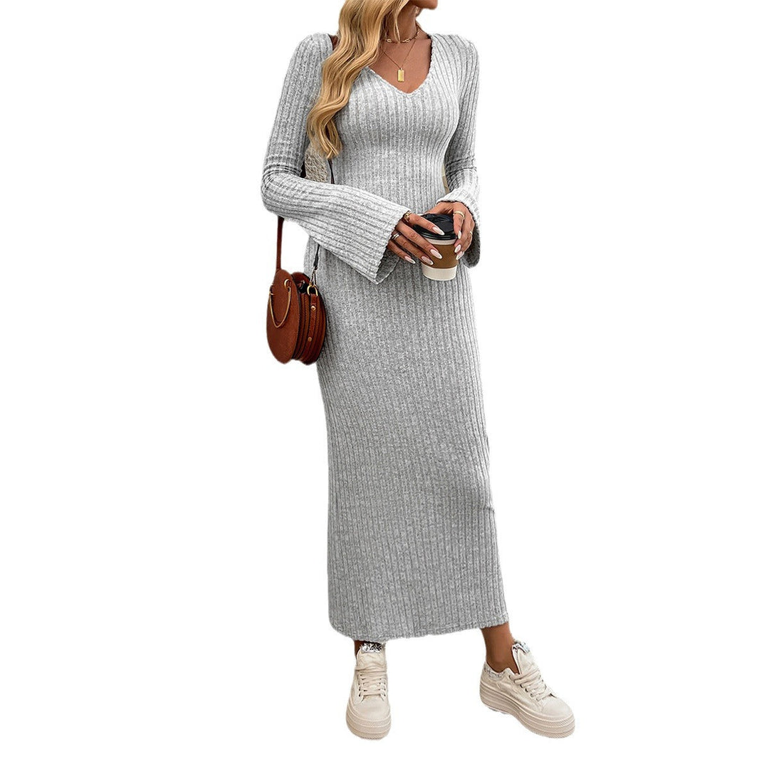 Damen Strick-Midi-Kleid mit V-Ausschnitt und voluminösen Ärmeln W&W Mode