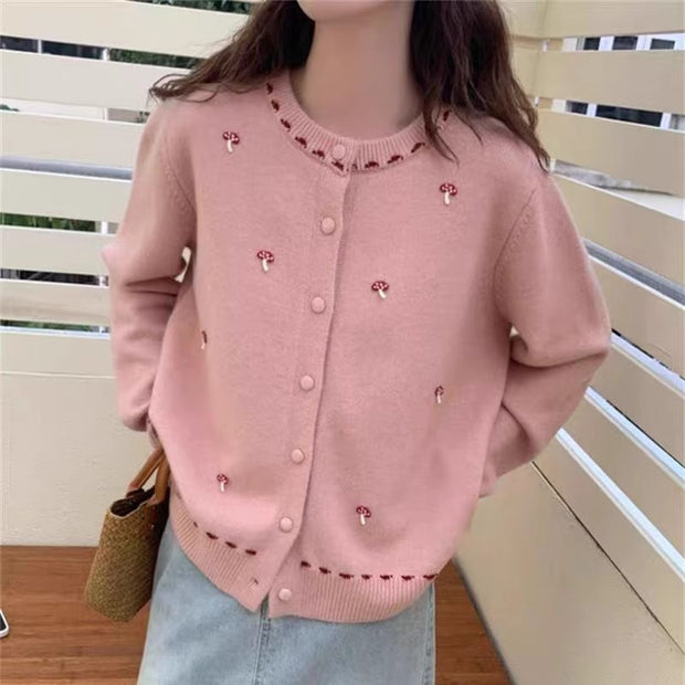 Damen Strickjacke mit floralem Stickdesign und Rundhalsausschnitt WW