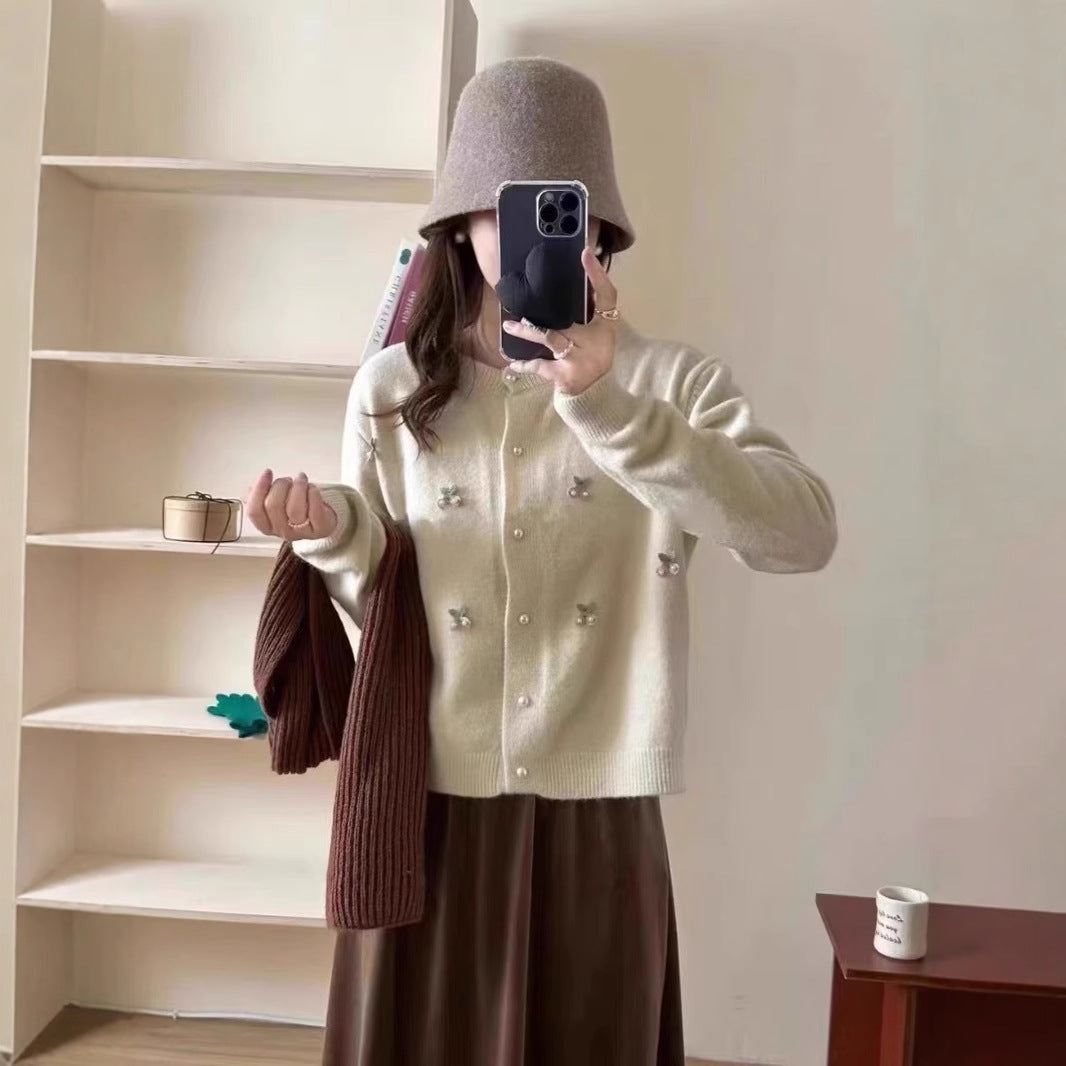 Damen Strickjacke mit verspieltem Design und Perlenknöpfen WW