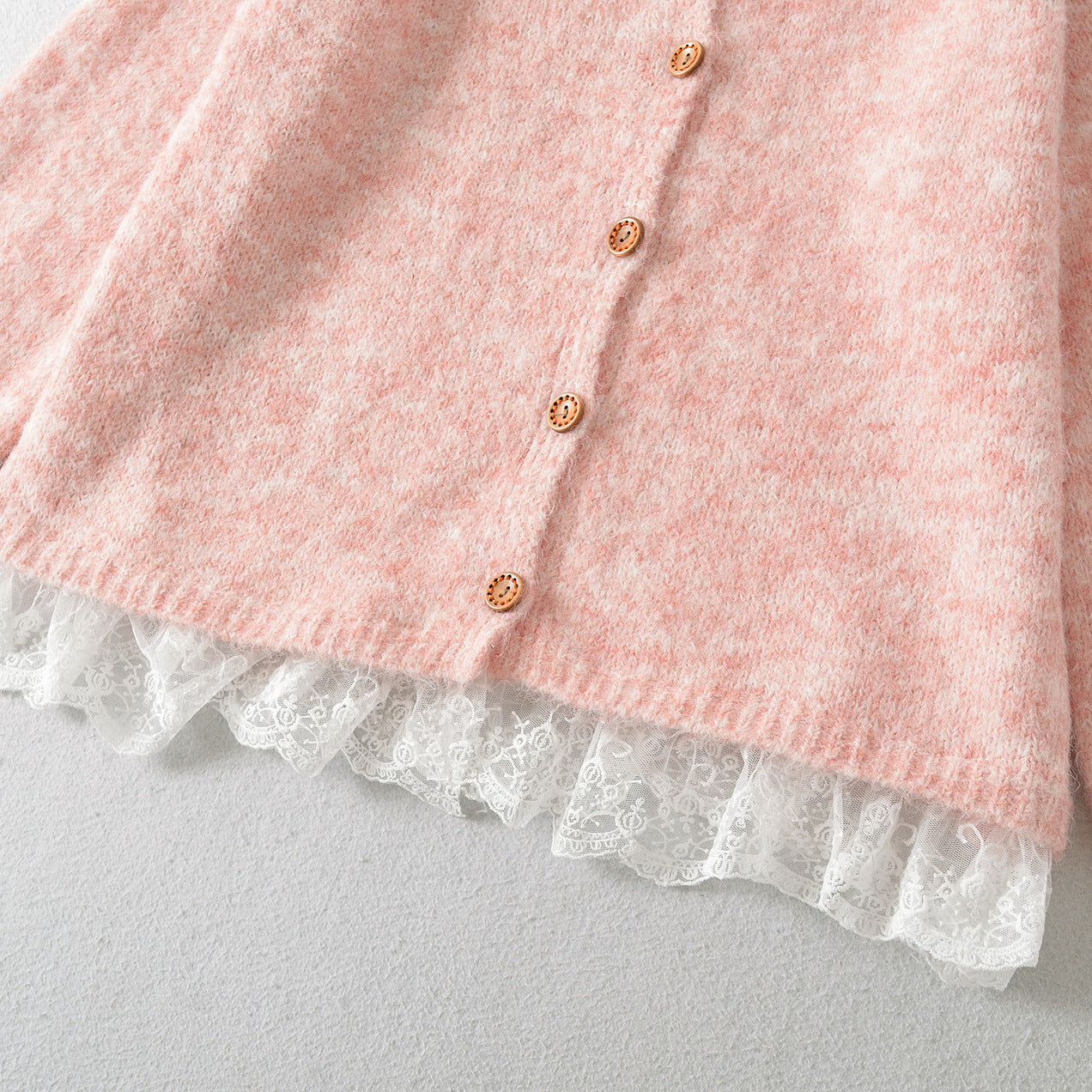 Damen Strickjacke mit elegante Spitzenverzierung WW