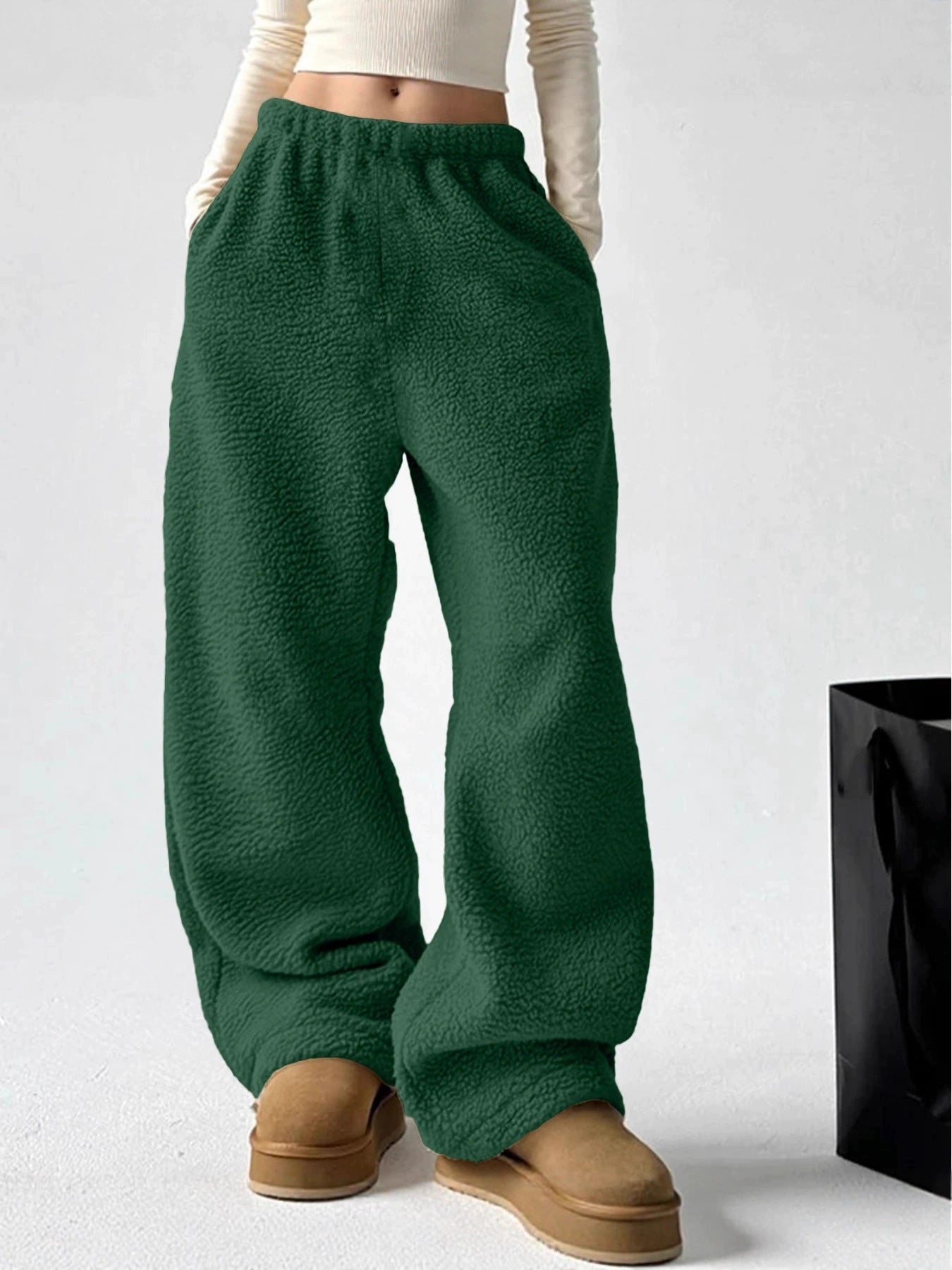 Damen bequeme Fleece-Hose mit weitem Schnitt und elastischem Bund WW