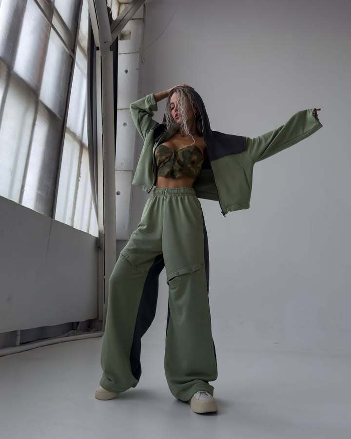 Damen Sportive Loungewear-Kombination mit funktionalen Details WW