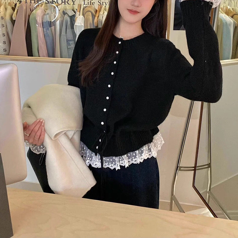 Damen romantischer Strick-Cardigan mit Spitze und Knopfdetails WW