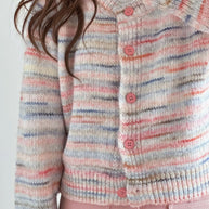 Damen Strickjacke mit buntem Muster und zarten Knöpfen WW