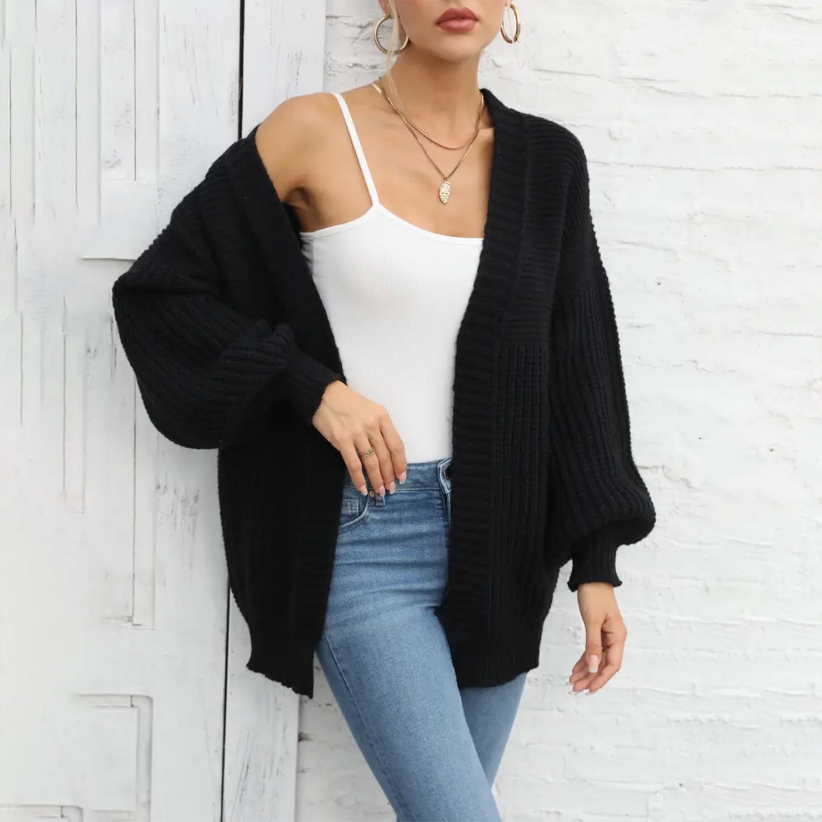 Damen Strickjacke mit oversize Schnitt und tiefem V-Ausschnitt WW