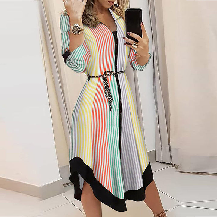 Damen Maxikleid mit modernem geometrischen Muster und eleganter Taillierung W&W Mode