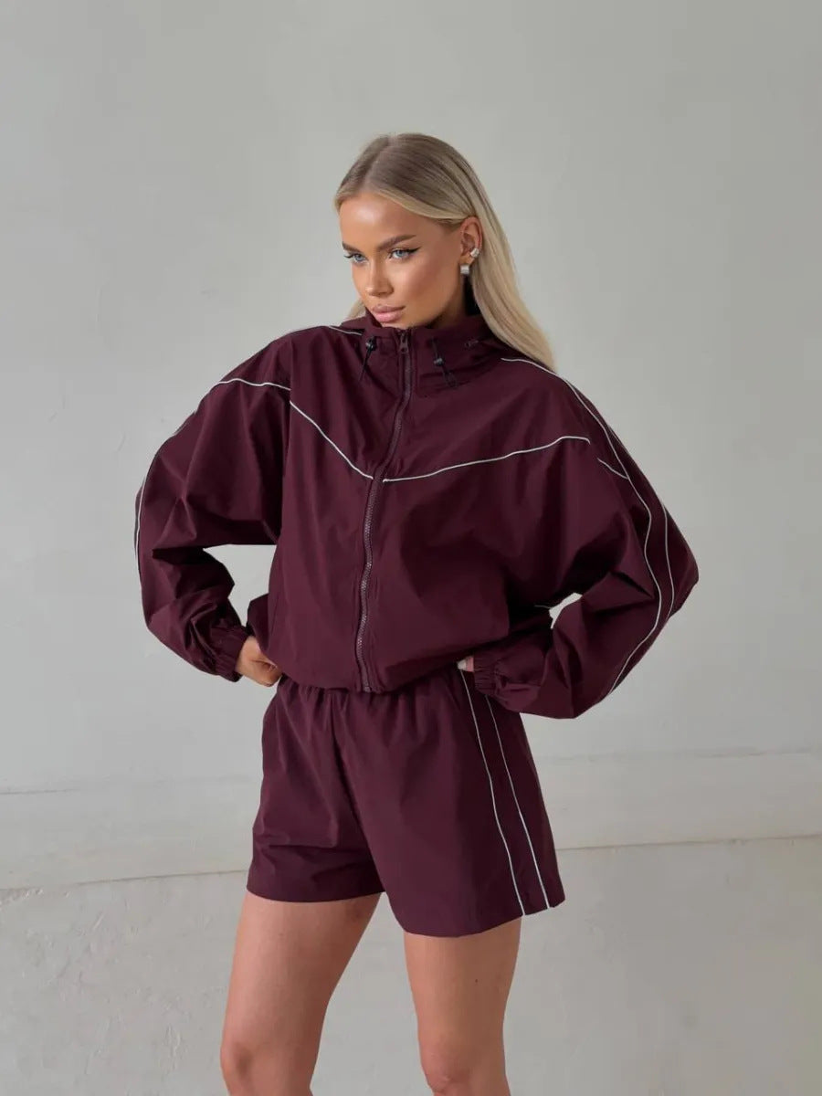 Damen sportlicher Zweiteiler mit cropped Jacke und Shorts WW
