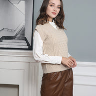 Damen Strickweste mit V-Ausschnitt und Kabelmuster WW