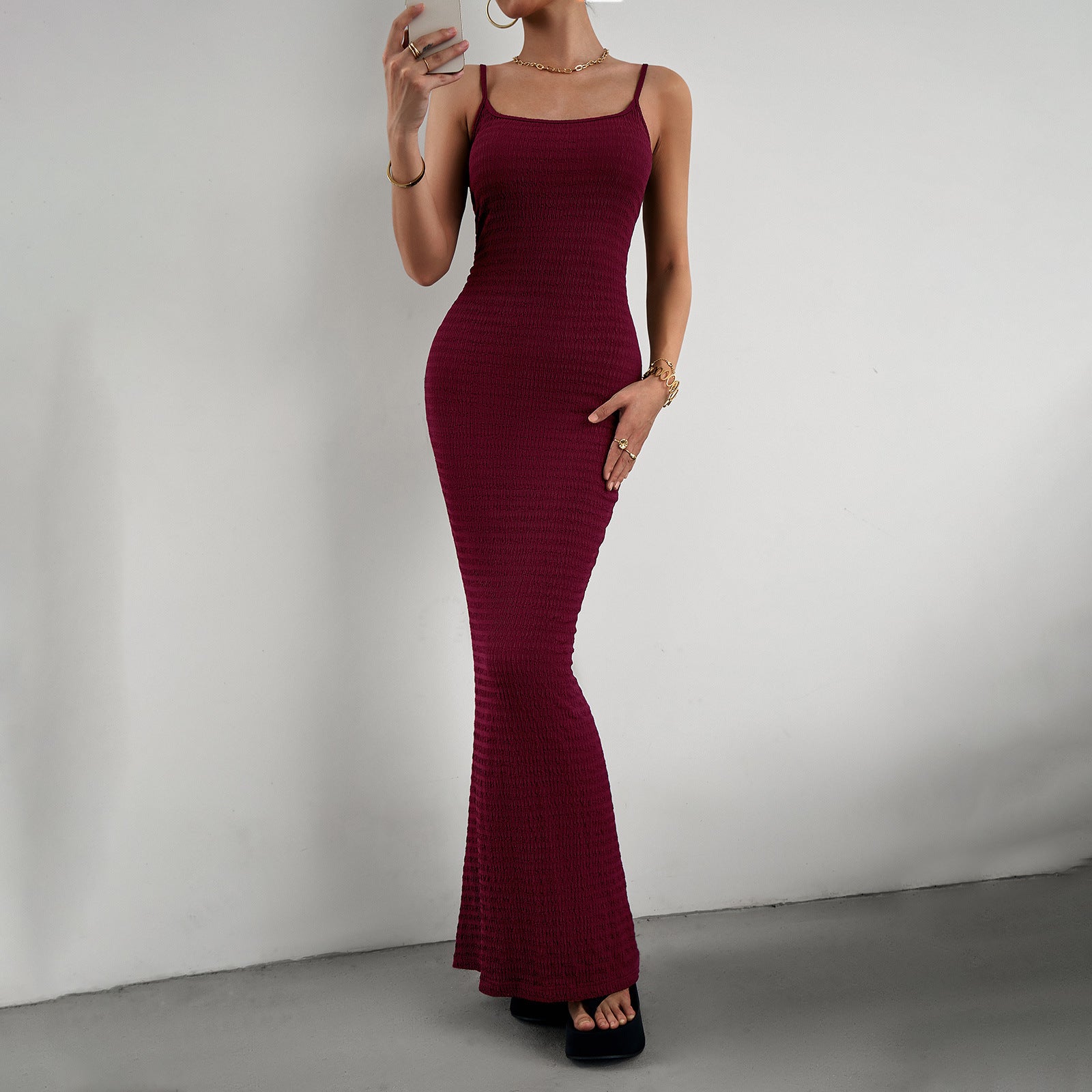 Damen figurbetontes Maxikleid mit schmalem Schnitt und Trägerdetails WW