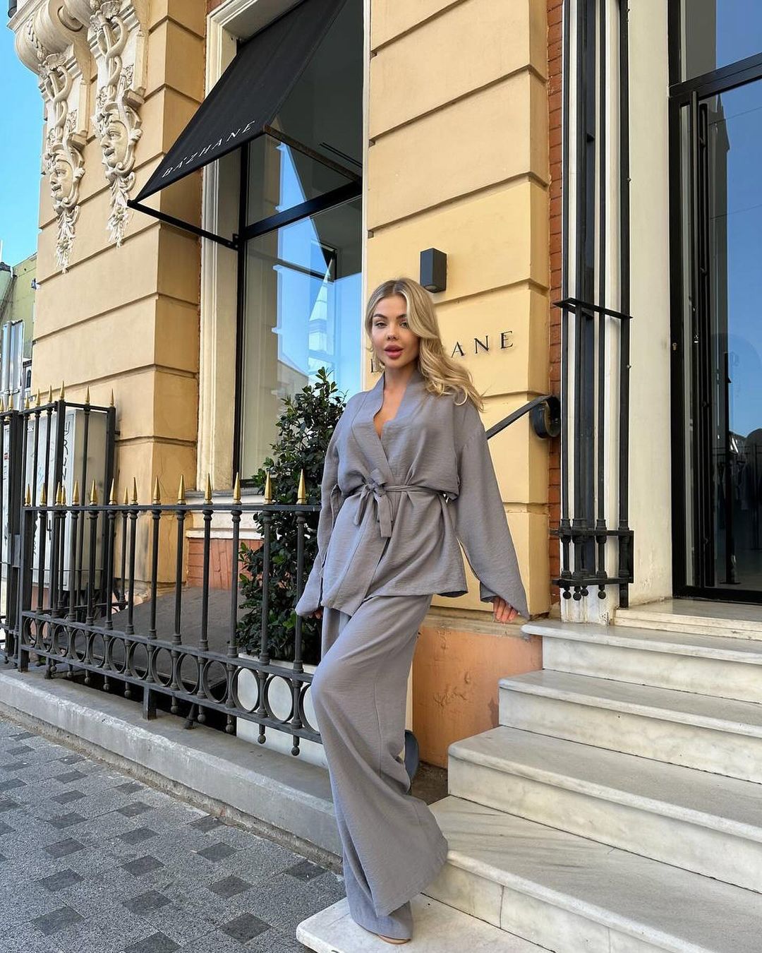 Damen Set aus leichtem Blazer und weiter Hose im floralem Design WW