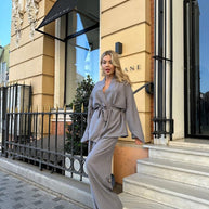 Damen Set aus leichtem Blazer und weiter Hose im floralem Design WW