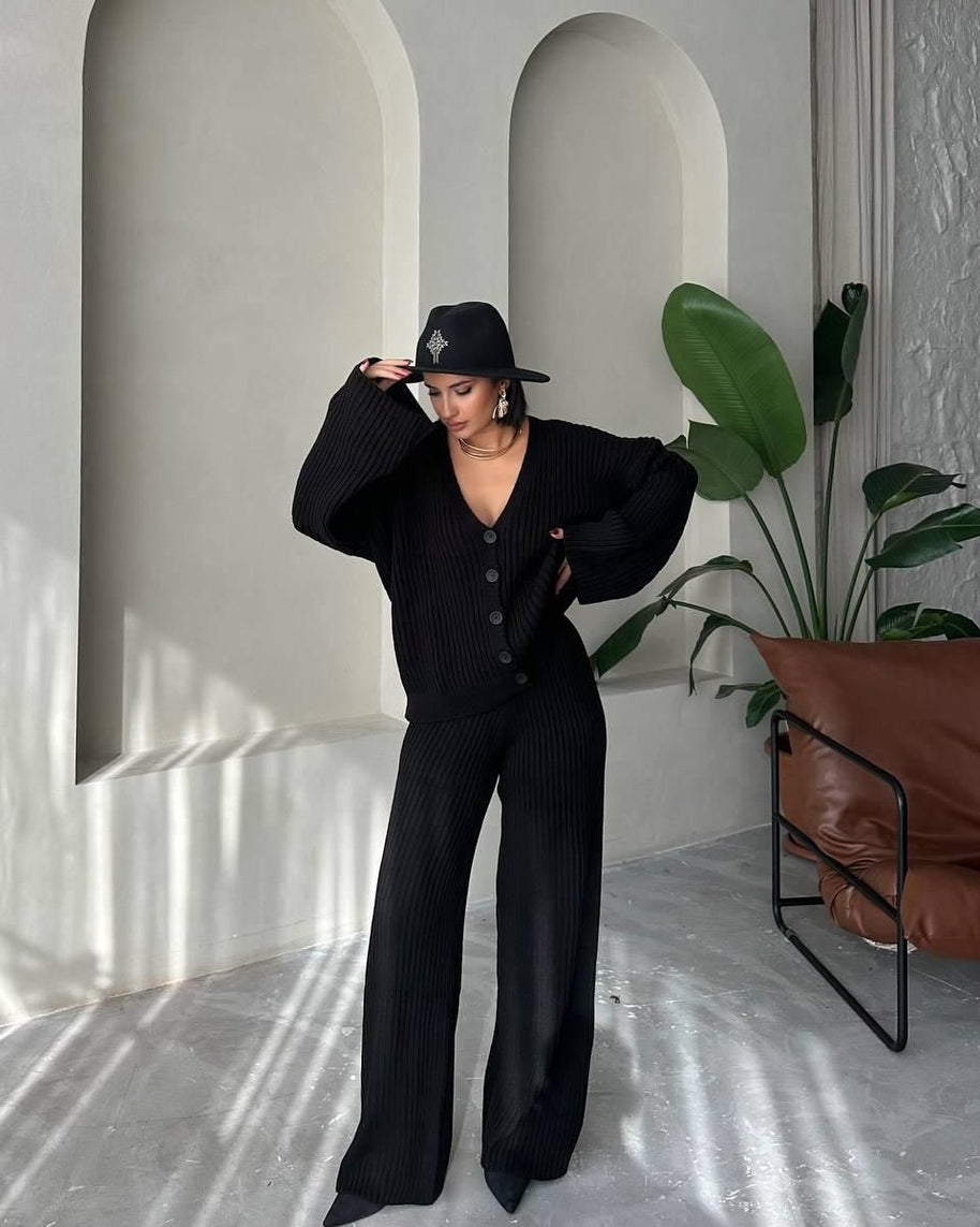 Damen Strickanzug mit weiten Ärmeln und Knopfleiste WW