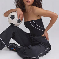 Damen Sportanzug mit hohem Kragen und farblich abgesetzten Akzenten WW