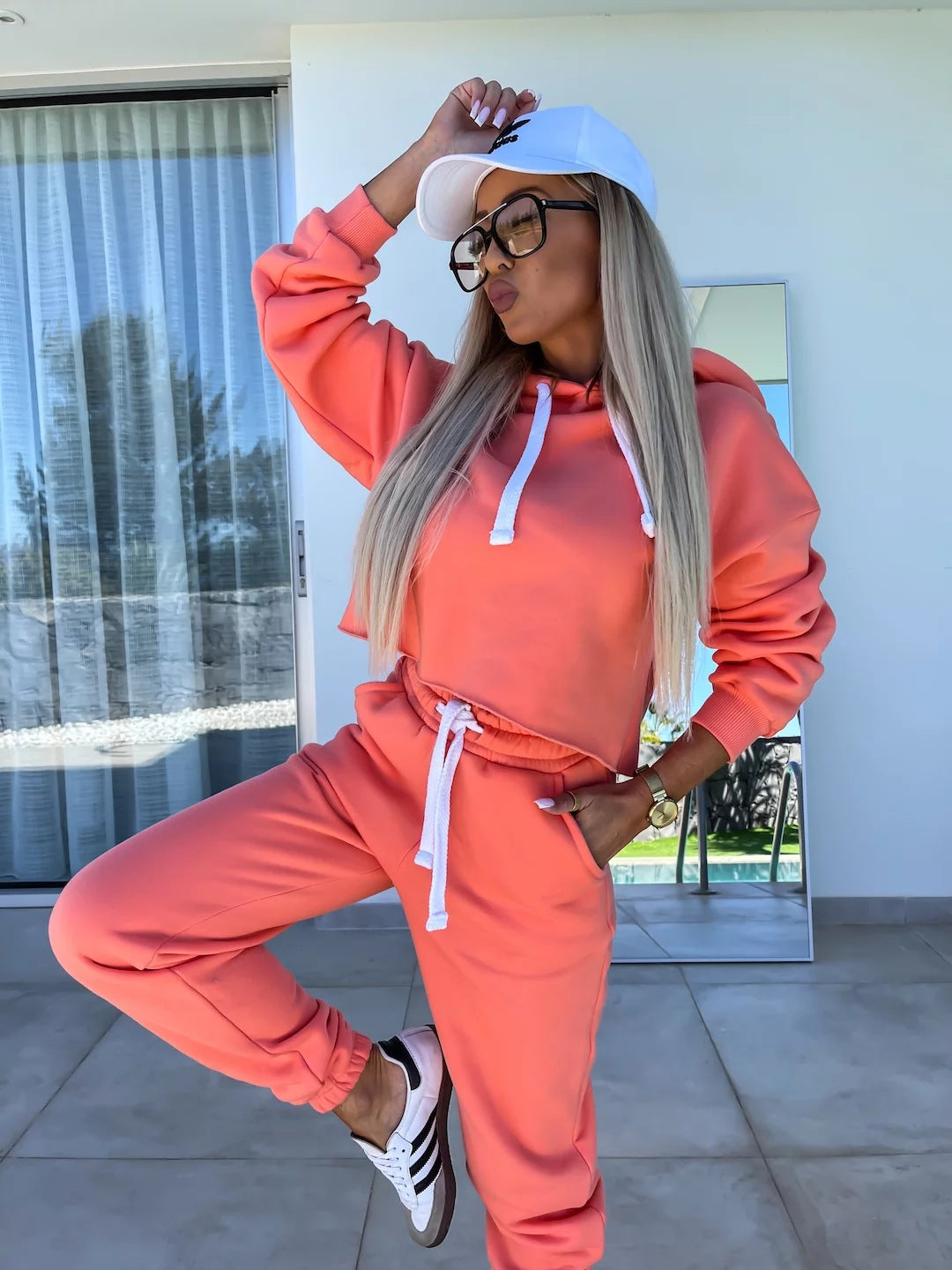 Damen sportliches Cropped Hoodie und Jogginghose-Set WW