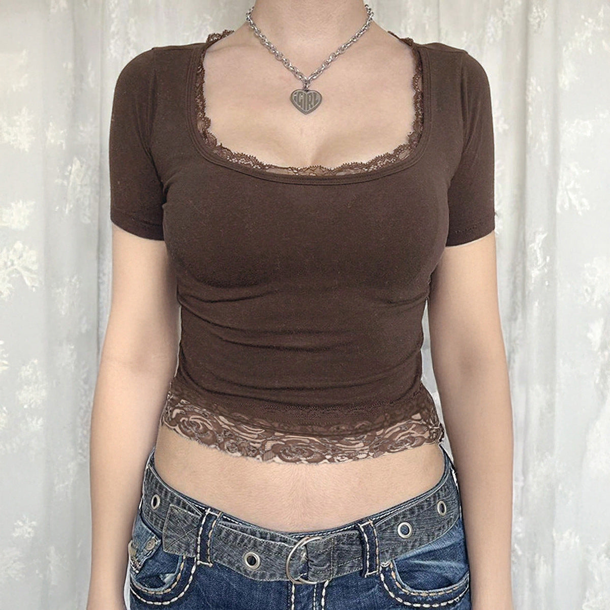 Damen Spitzenoberteil mit eleganter Rundhalsgestaltung und Kurzen Ärmeln WW