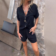 Damen lässiges Jumpsuit mit knopfverschlossenem Oberteil und praktischem Taillenzug