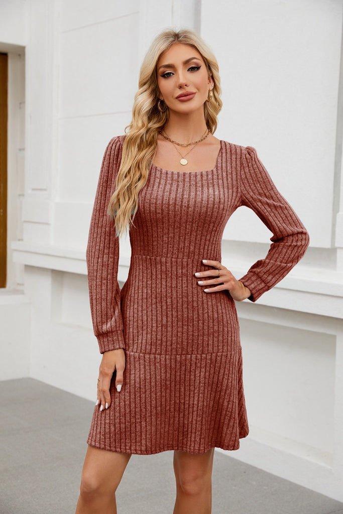 Damen Strickkleid mit langem Arm und tailliertem Schnitt WW