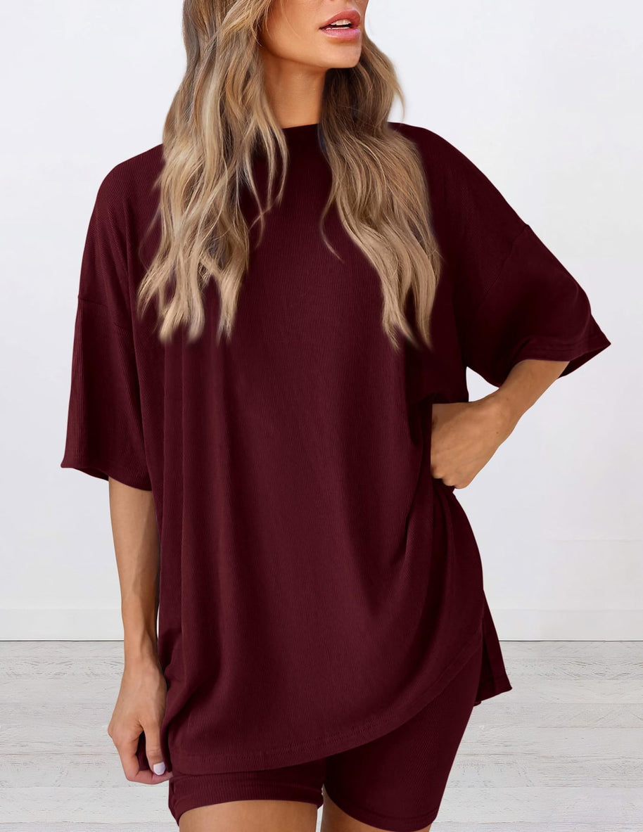 Damen Bequeme Oversized T-Shirt mit Seitenschlitzen WW