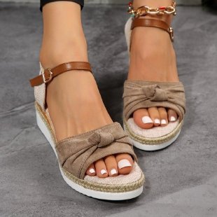 Damen Keilsandaletten mit geflochtenem detail und verstellbarem Riemen WW