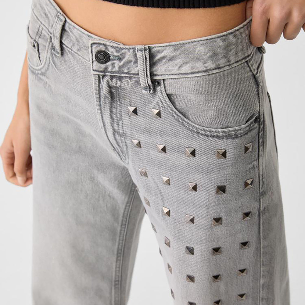 Damen Relaxed Fit Jeans mit modischen Nietenapplikationen WW