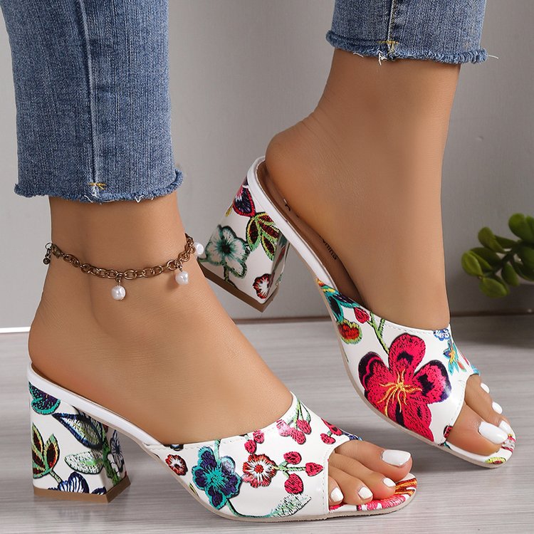 Damen Mules mit floralem Design und komfortablem Blockabsatz W&W Mode