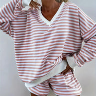Damen Sportliches Streifenoberteil mit kurzen Shorts WW
