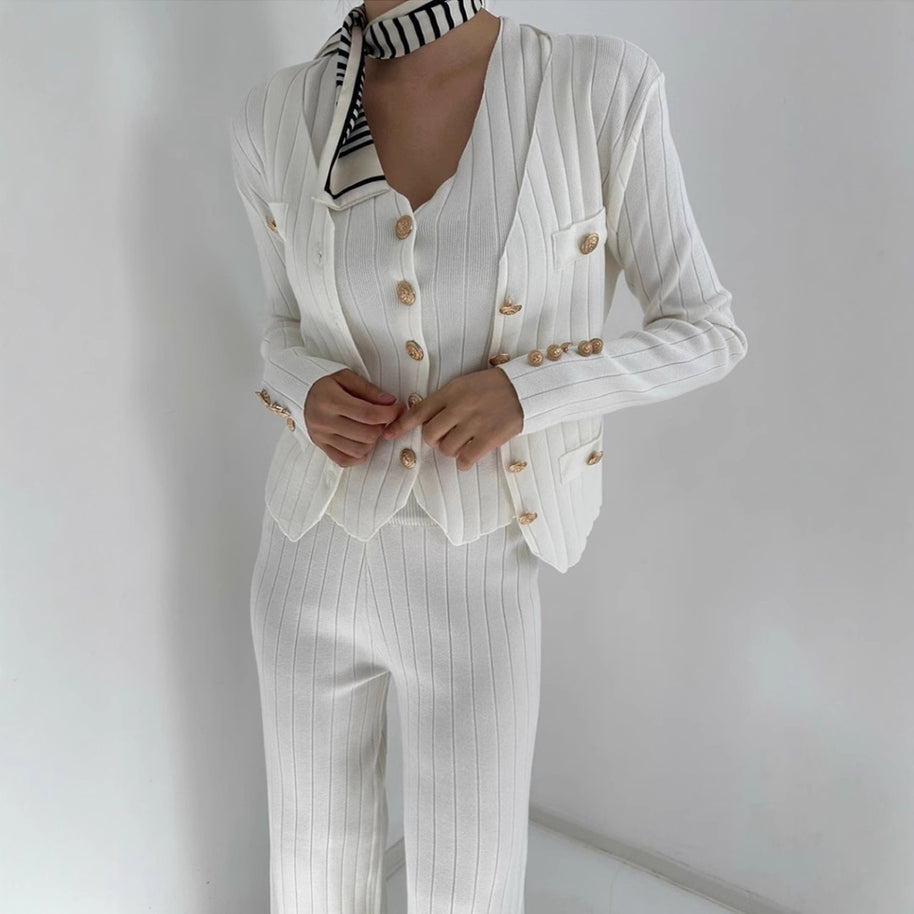 Damen elegantes gestricktes Ensemble mit Knopfdetaillierung WW