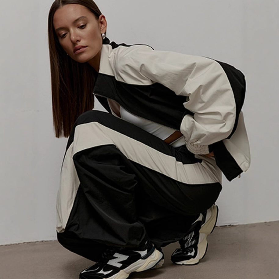 Damen sportliche Funktionsjacke mit hohem Kragen und lockerer Passform WW