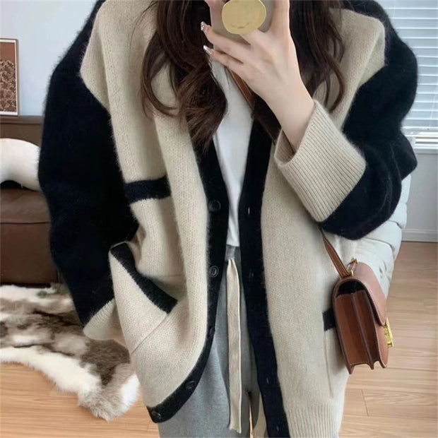 Damen Strickcardigan mit dekorativem Schnitt und praktischen Taschen WW